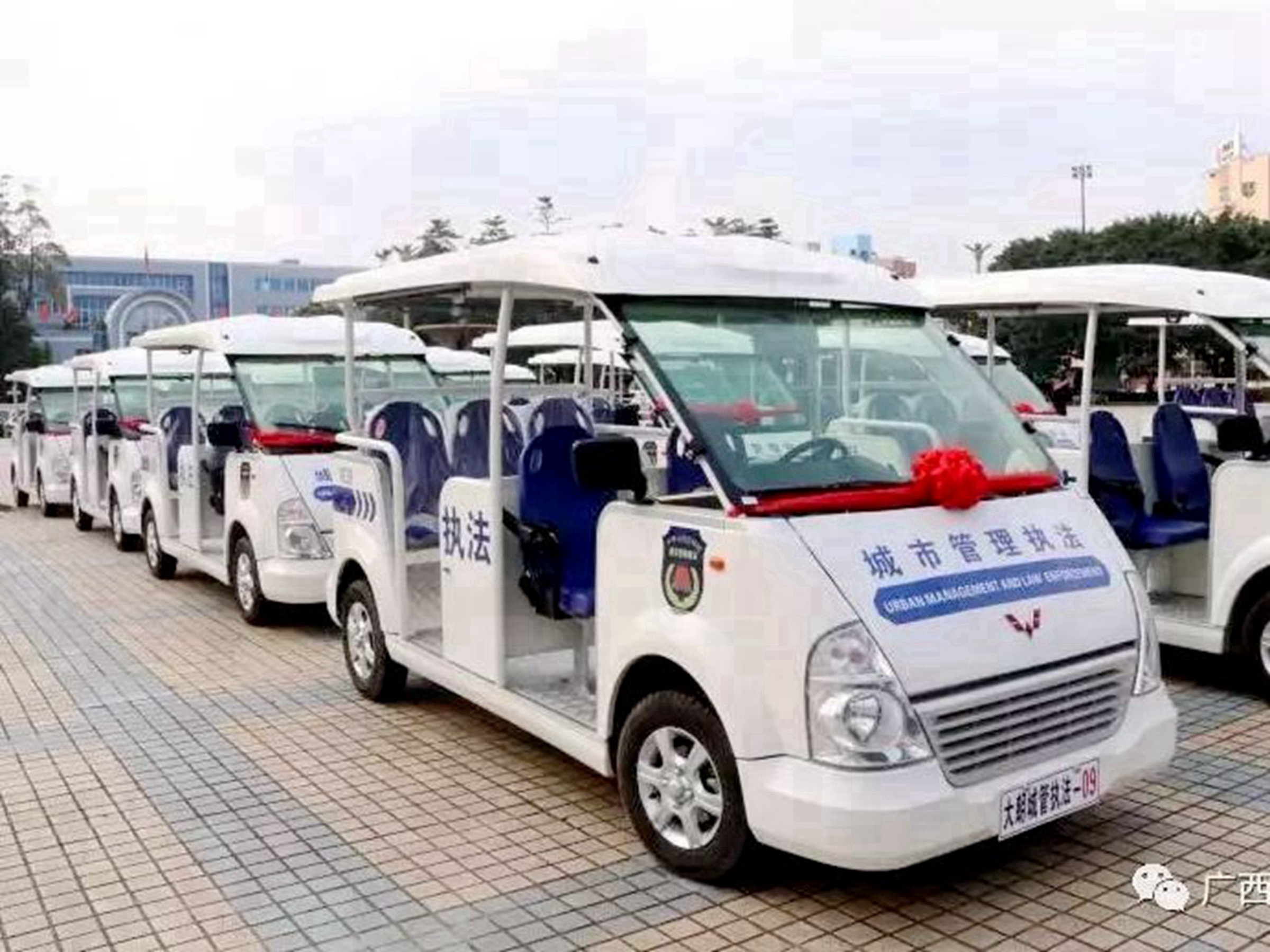 五菱威威系列8座巡逻车