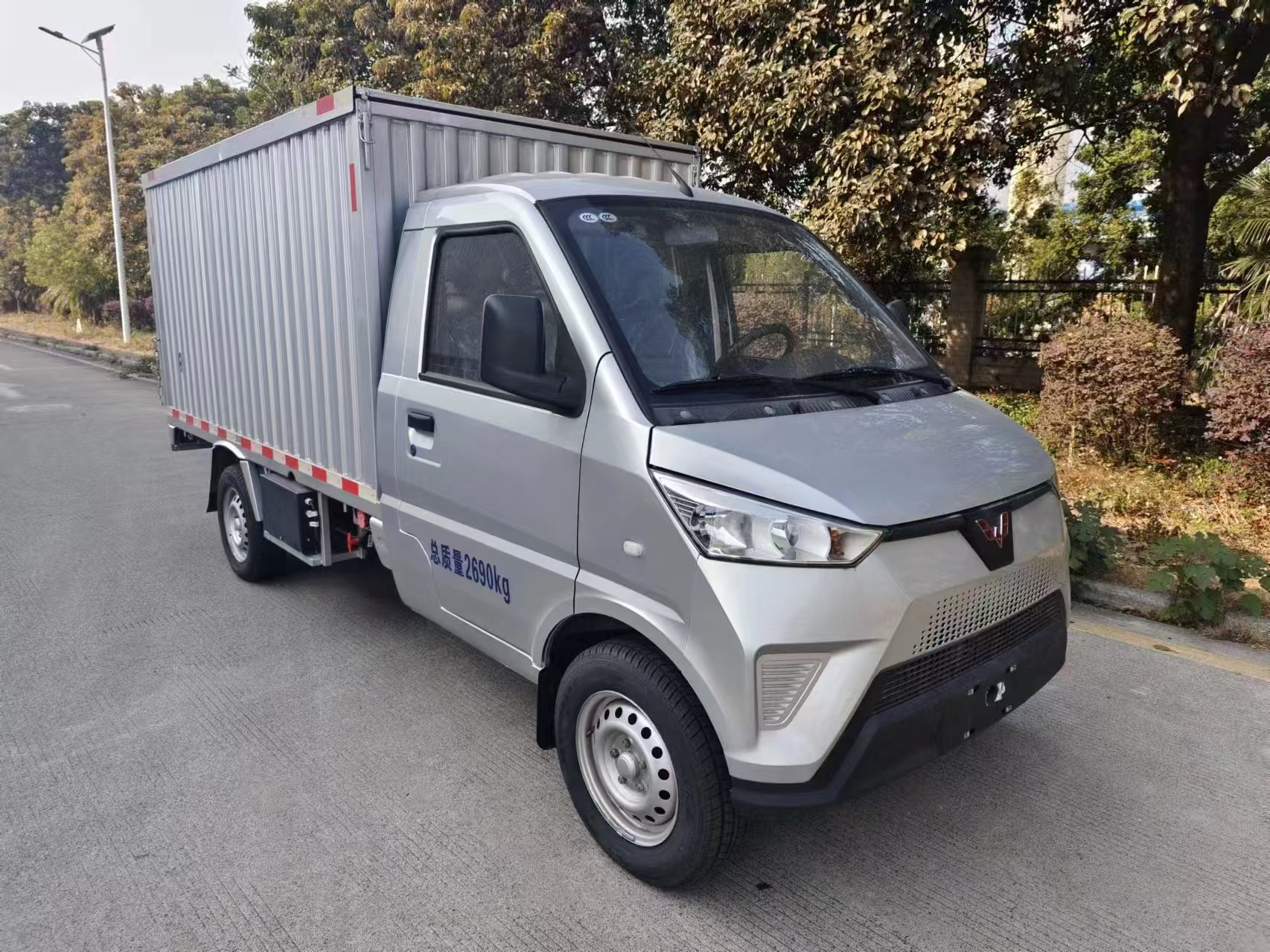 五菱垃圾运输车-平板式桶装垃圾 载重可达500KG