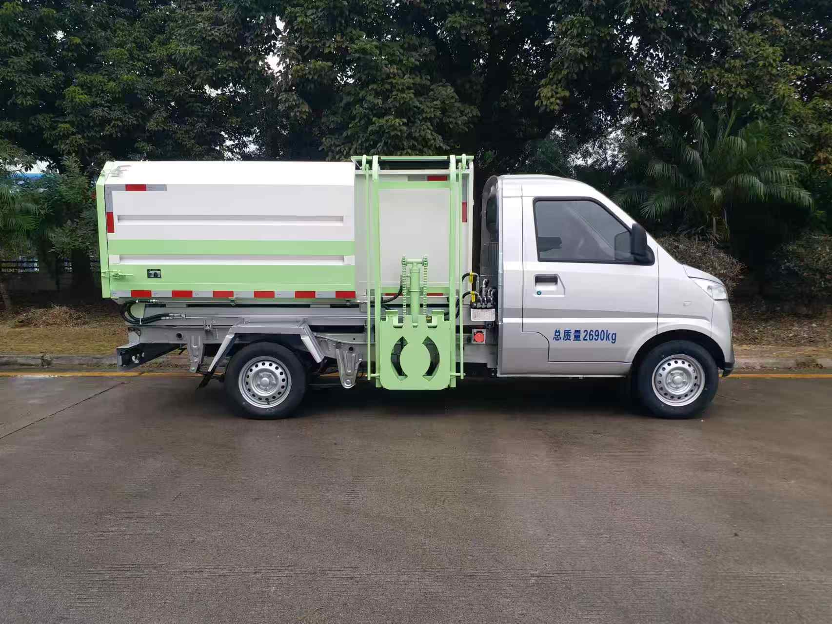  五菱后挂桶自装卸式环卫车 密封性强 车厢采用高强度钢板 自重轻