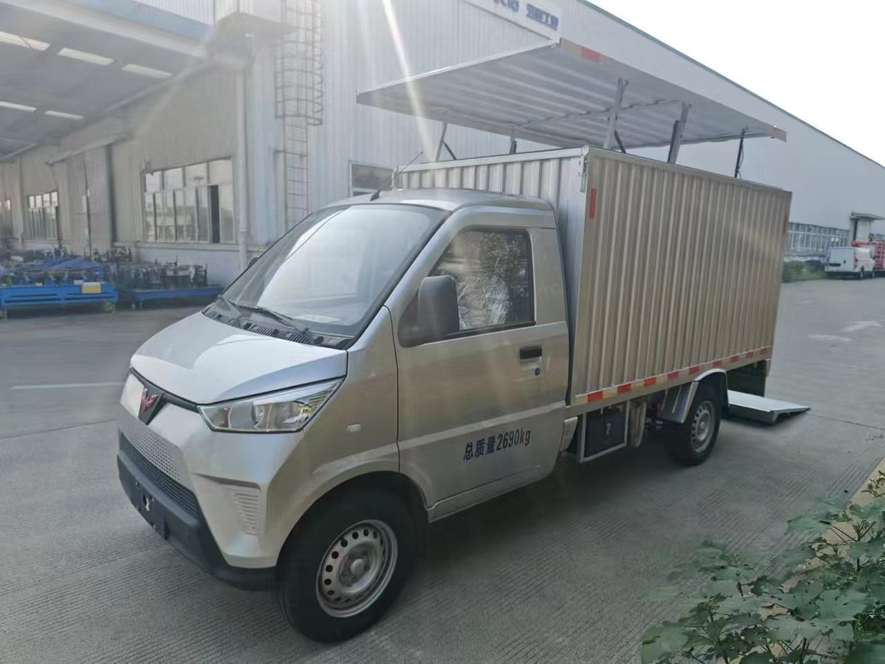 五菱垃圾运输车-平板式桶装垃圾 载重可达500KG